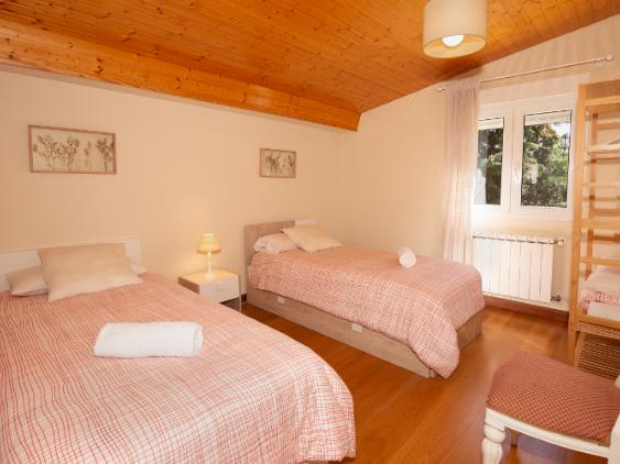 15 HABITACION CAMAS SIMPLES