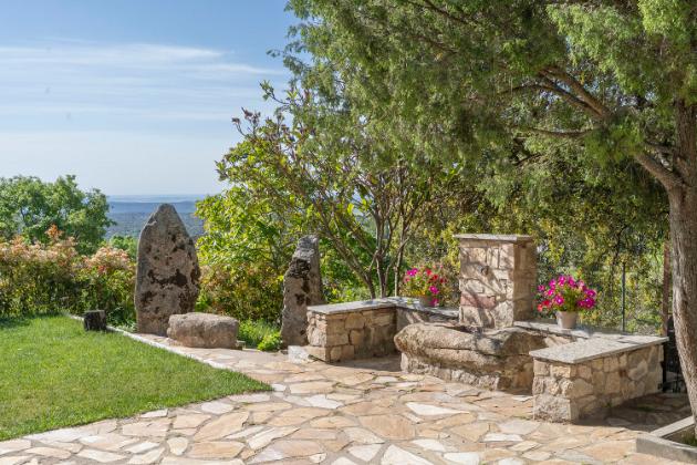 21 JARDIN CON FUENTE